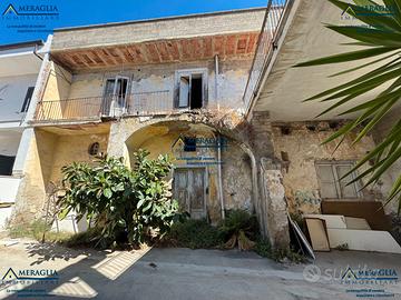 Fabbricato indipendente da ristrutturare