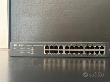 Switch Gigabit 24 Porte per desktop e rack