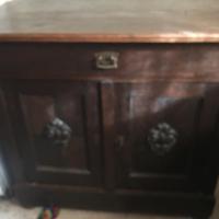 Mobile antico lavorato a mano