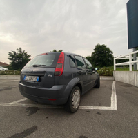 Ford fiesta benzina neo patentati