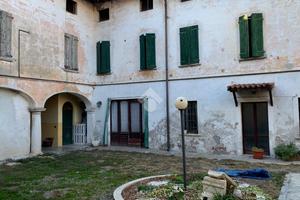 CASA INDIPENDENTE A LENO