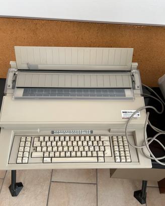 Macchina da scrivere Olivetti