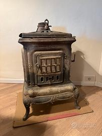 Stufa a legna in Ghisa funzionante