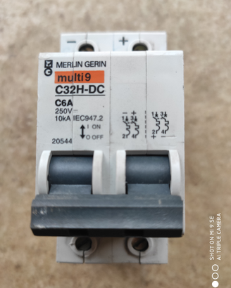 Merlin Gerin c32h-dc c6a