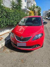 LANCIA YPSILON 05_ 2022  13.000 KM  PARI AL NUOVO