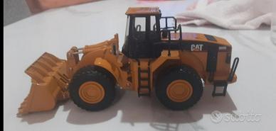 modellino Caterpillar gru
