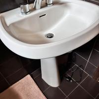 lavandino  completo di piede