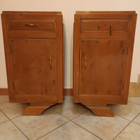 Coppia di comodini vintage in noce