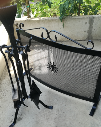 Accessori in ferro battuto per camino