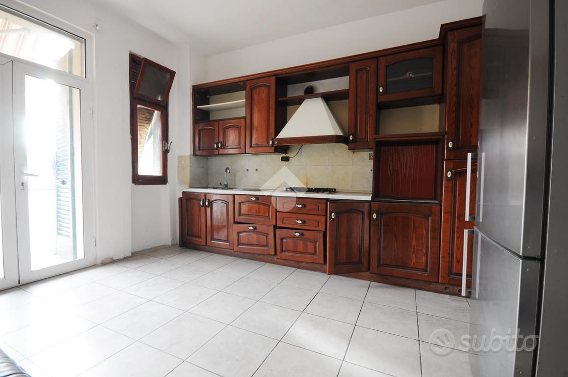 4 LOCALI A PRATO - Altro