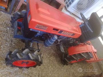 Trattorino agricolo