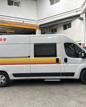 Camper Furgonato Peugeot Boxer 2.2 - Usato (2024)