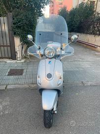 Vespa LX 125
