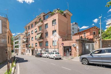 4 LOCALI A ROMA
