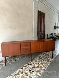 Credenza moderna