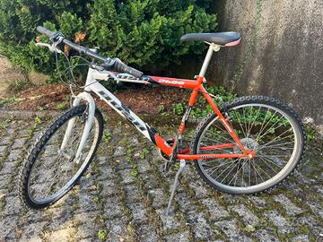 Mountain bike 26" - Rosso/bianca 