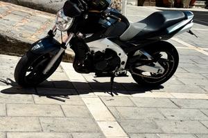 Suzuki GSR 600
