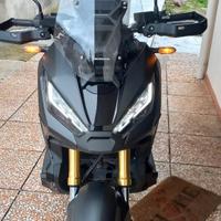 Honda x-adv 750