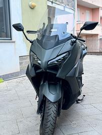 Yamaha T max 560