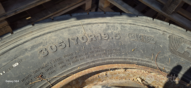 Pneumatico per camion