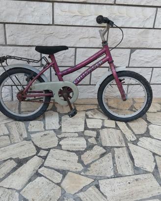 bicicletta da bambina vintage da riparare