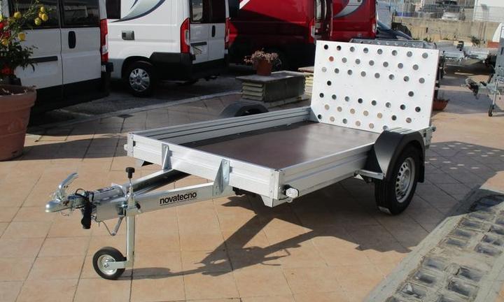 Rimorchio porta tutto ideale anche per moto. Nuovo