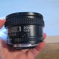 Nikon AF Nikkor 20mm / f 2.8