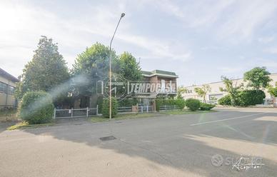 SOLUZIONE INDIPENDENTE BIFAMILIARE CON GIARDINO PR