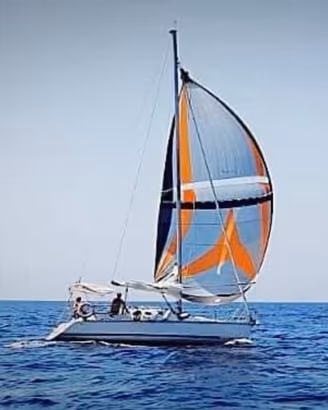 Natante a vela Kirie Feeling 306 pronto alla boa