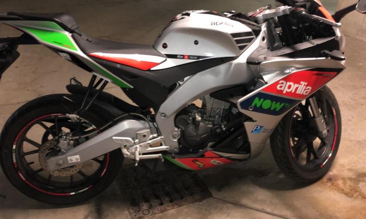 Moto Aprilia rs4 125