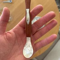 Cucchiaino madreperla e legno