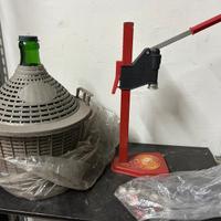 Damigiana macchinetta per tappare