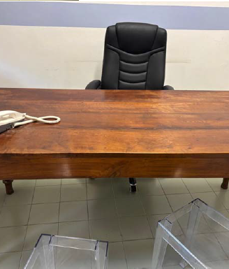 Tavolo in legno massello stile rustico 800