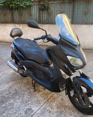 Yamaha X-Max 250
