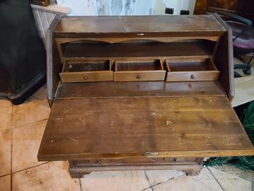Mobile ribalta / scrittoio in legno con cassetti