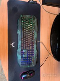 Setup gaming tastiera mouse e tappetino rgb