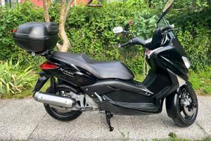 Scooter YAMAHA X MAX 125