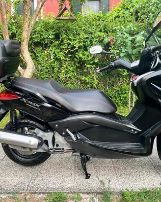 Scooter YAMAHA X MAX 125