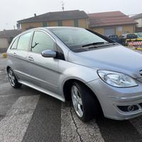 MERCEDES BENZ B200 CDI