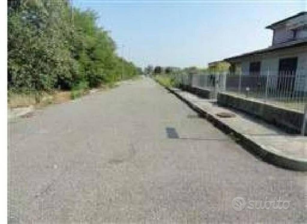 Immobile in asta di 28396 m² a Turano Lodigiano - Vista 2