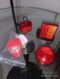 Set 4 luci e catarifrangenti per bicicletta 