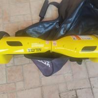 Hoverboard Nilox. Colori: giallo e nero