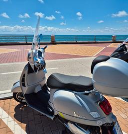 Vespa 300 GTS Supertech accessoriata