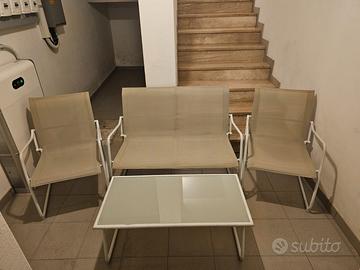 Un salotto per terrazzo o giardino