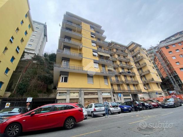 5 LOCALI A GENOVA