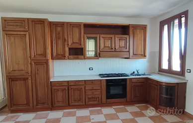 Cucina Completa Di Forno E Piano Cottura Usata 614