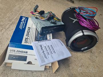 Autoradio Alpine Bluetooth e Subwoofer