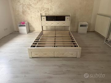Letto mattinoniale 140x200 con carica usb e led