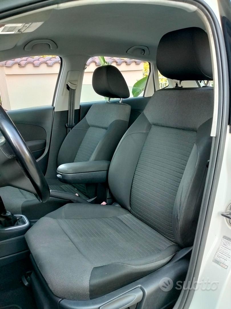 Volkswagen Polo 2011 photo 4