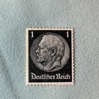 francobollo raffigurante Paul von Hindenburg